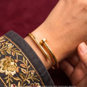 nail-hand-cuff